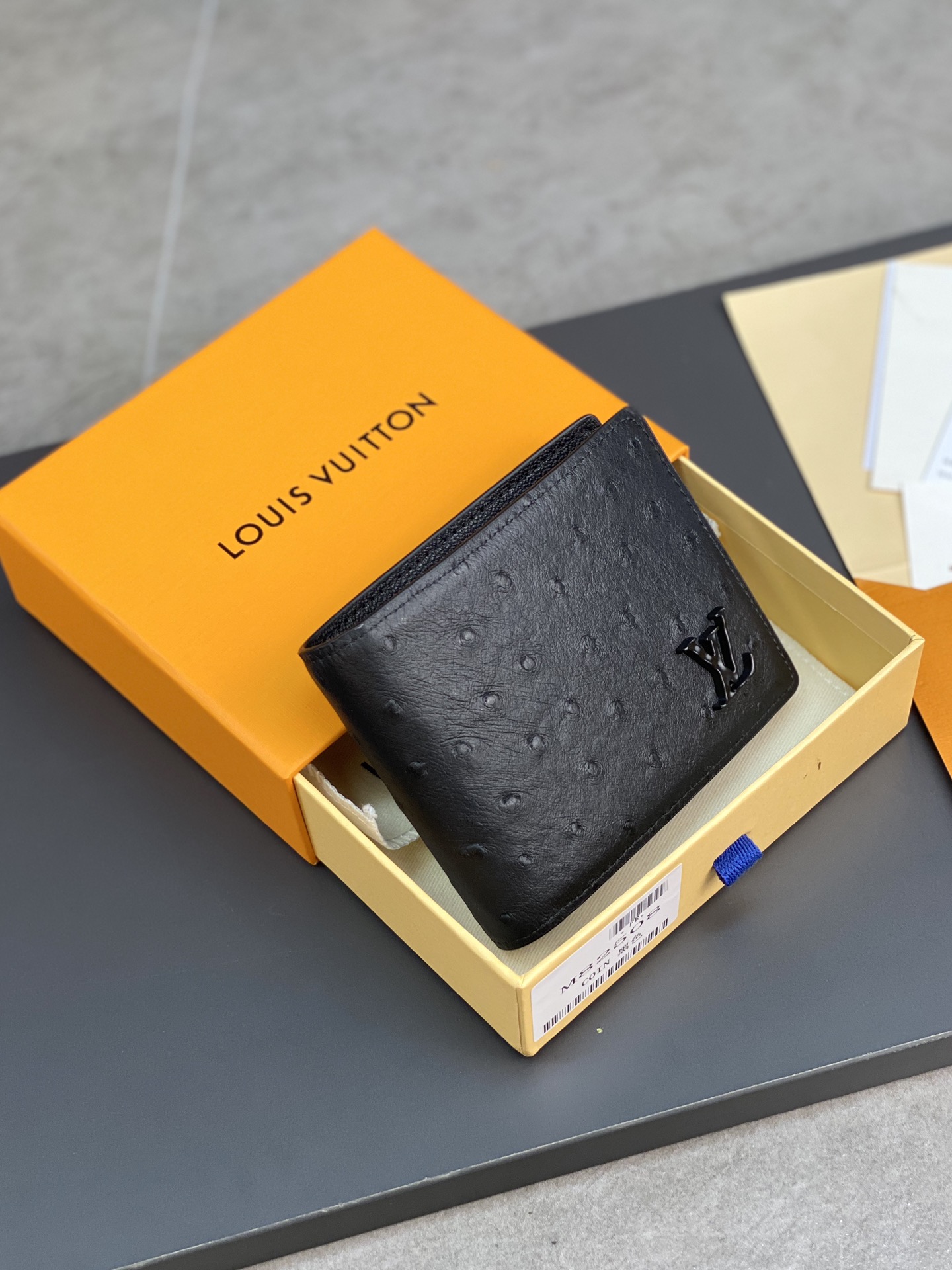 Louis Vuitton Wallet Card pack Black Ostrich Leather N82508