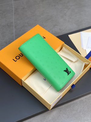 Louis Vuitton Wallet Green Ostrich Leather N82509
