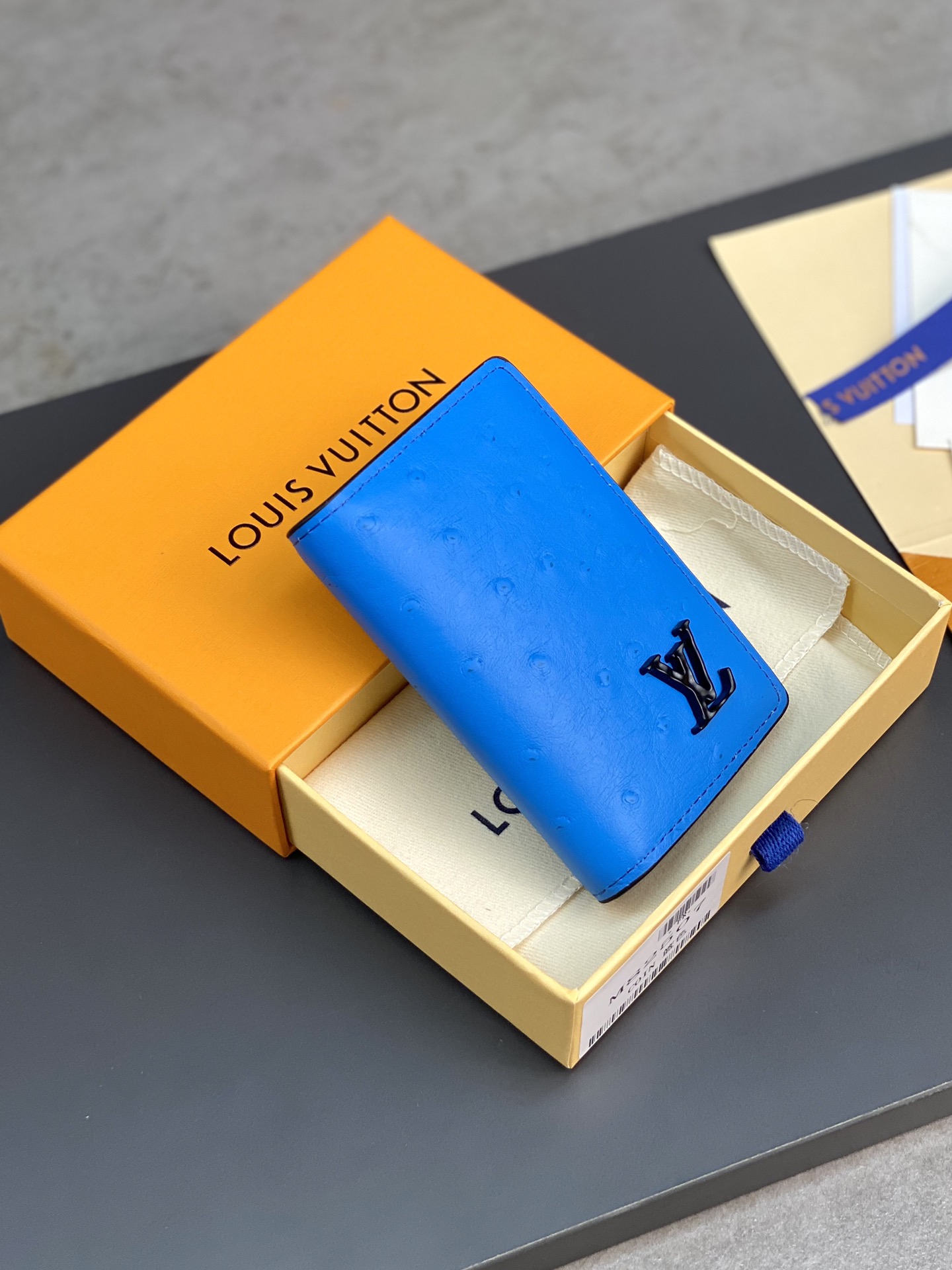 Replica 2023 Perfect Luxury
 Louis Vuitton Wallet Card pack Blue Ostrich Leather N82507