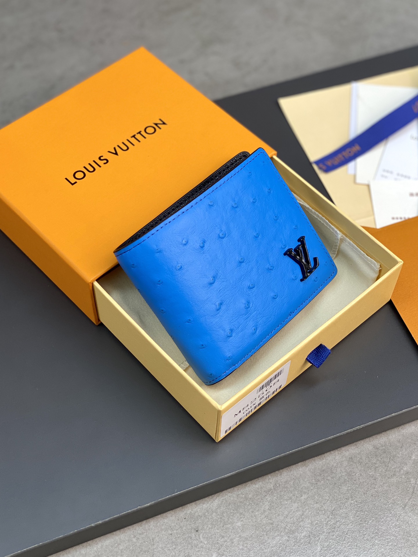 Louis Vuitton Designer
 Wallet Card pack Blue Ostrich Leather N82508