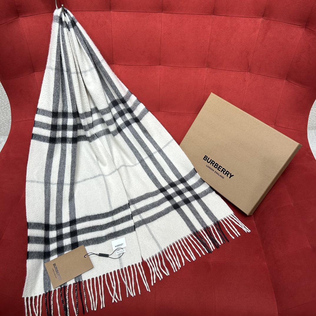 Burberry Schal Grau Unisex