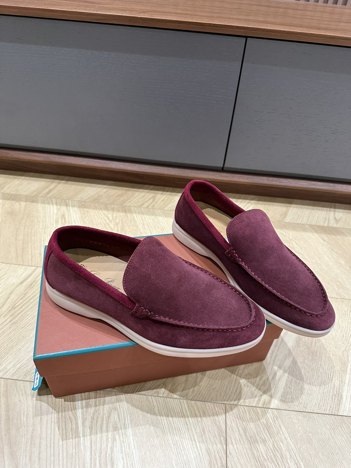NO:262730,P female men LP spliced ​​men's one-legged loafers, top Loro piano* new color combination // full suede // genuine leather midsole latex sole size men 39/40/41/42/43/44/45/, casual shoes/sports shoes, loro piano, loro piano, loafers, sneakers, chamois leather19860909P女 男 LP拼接款男款一脚蹬乐福鞋,顶Loro pian*新拼色//全麂皮//真皮中底乳胶底 size男39/40/41/42/43/44/45/,休闲鞋/运动鞋,loro piana,loro piana,loafers,sneakers,chamois leather,Women's Shoes