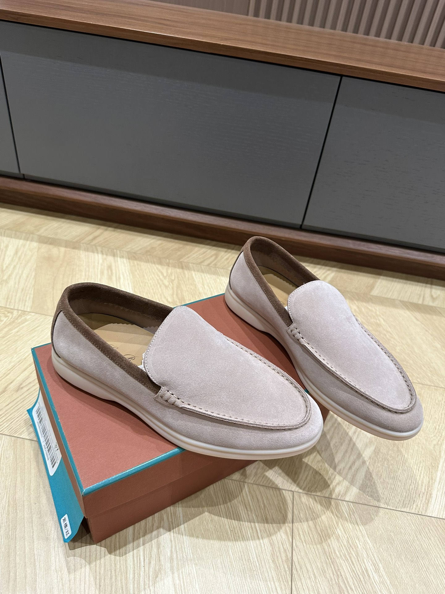NO:262742,P female men LP spliced ​​men's one-legged loafers, top Loro piano* new color combination // full suede // genuine leather midsole latex sole size men 39/40/41/42/43/44/45/, casual shoes/sports shoes, loro piano, loro piano, loafers, sneakers, chamois leather19860909P女 男 LP拼接款男款一脚蹬乐福鞋,顶Loro pian*新拼色//全麂皮//真皮中底乳胶底 size男39/40/41/42/43/44/45/,休闲鞋/运动鞋,loro piana,loro piana,loafers,sneakers,chamois leather,Women's Shoes