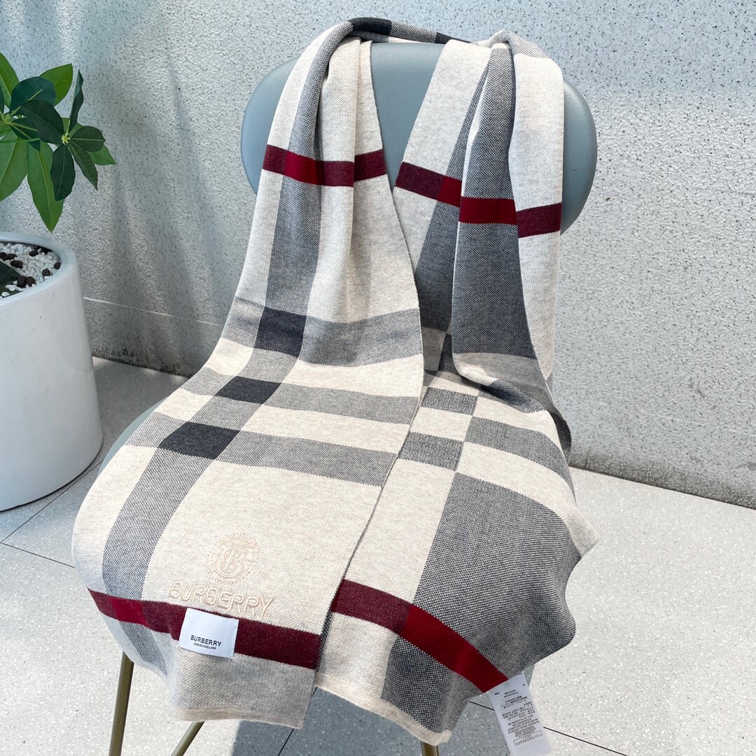 Burberry巴宝莉经典战马100%进口针织羊绒围巾