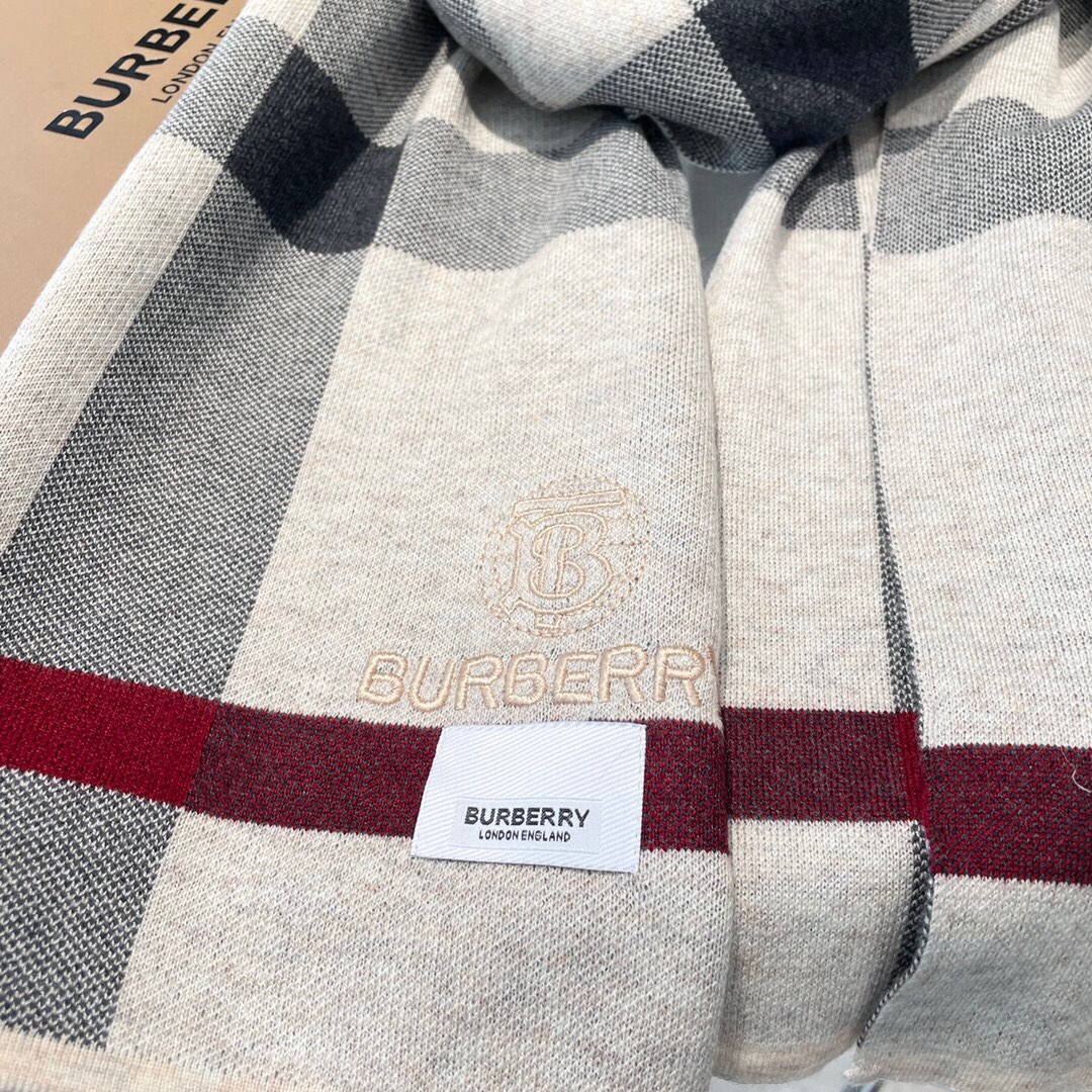 Burberry巴宝莉经典战马100%进口针织羊绒围巾
