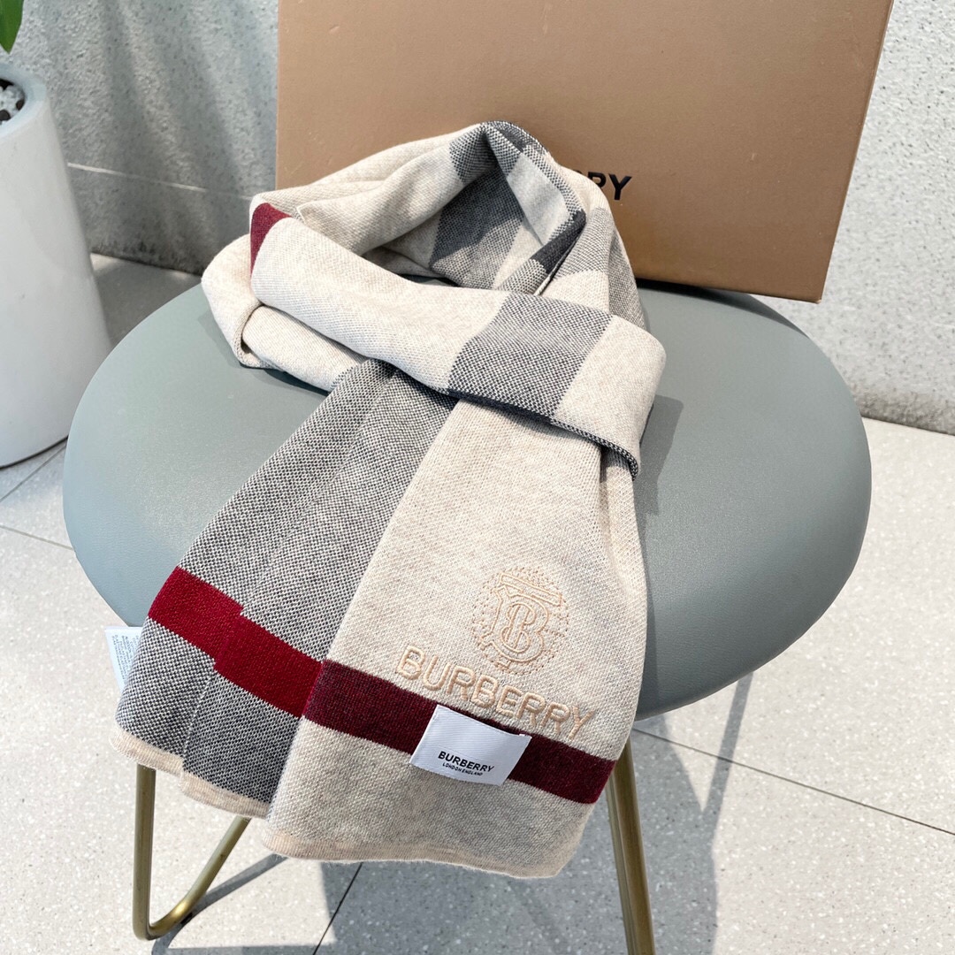 Burberry巴宝莉经典战马100%进口针织羊绒围巾