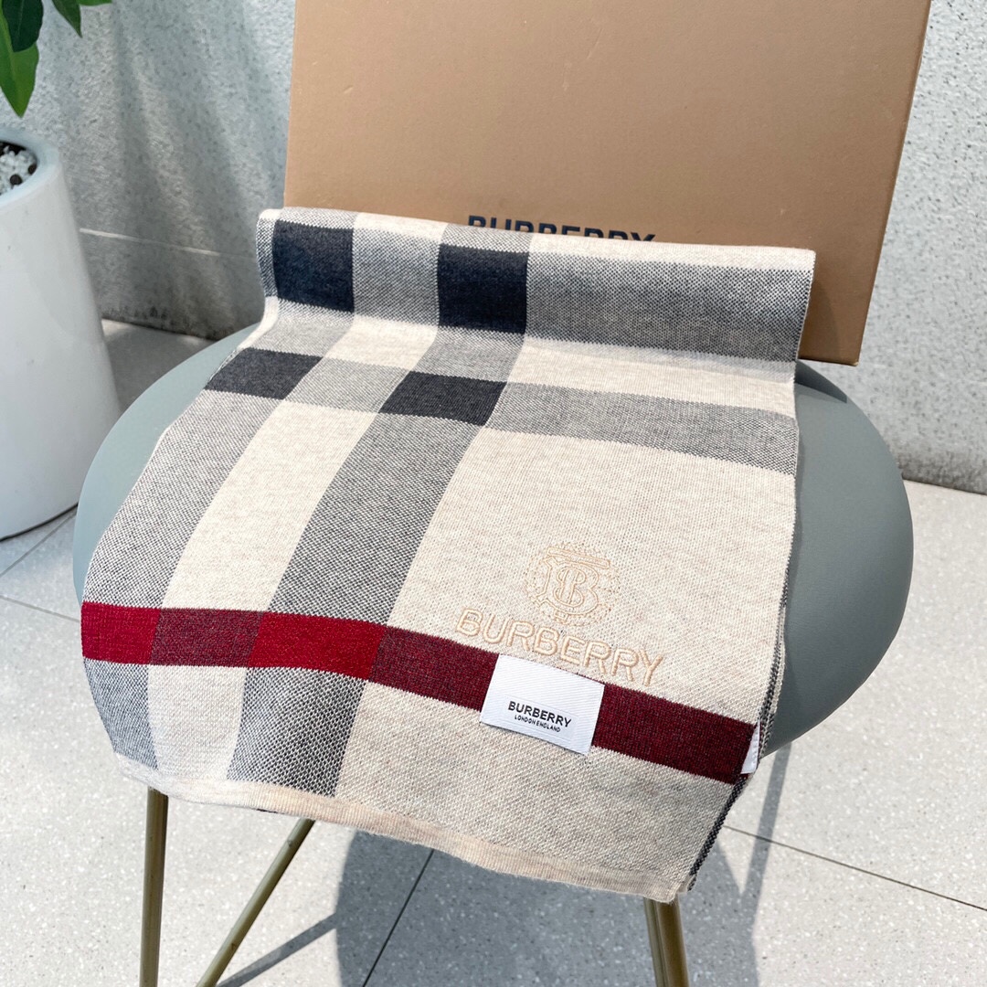 Burberry巴宝莉经典战马100%进口针织羊绒围巾