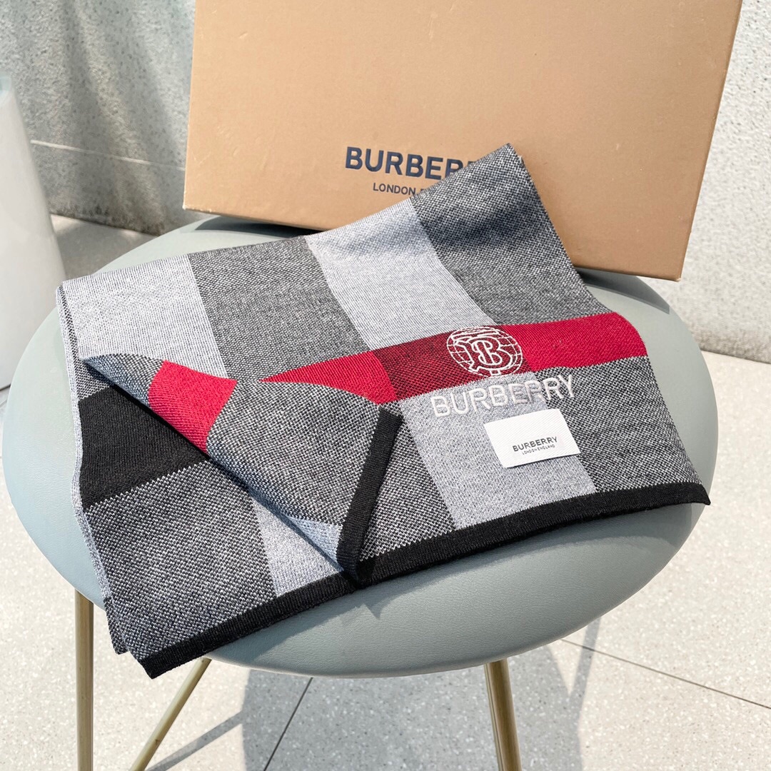 Burberry巴宝莉经典战马100%进口针织羊绒围巾