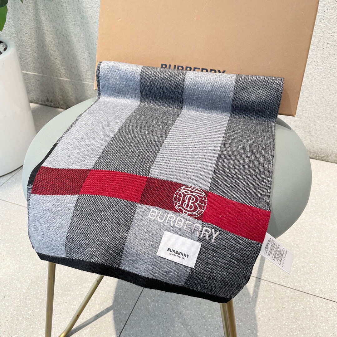 Burberry巴宝莉经典战马100%进口针织羊绒围巾