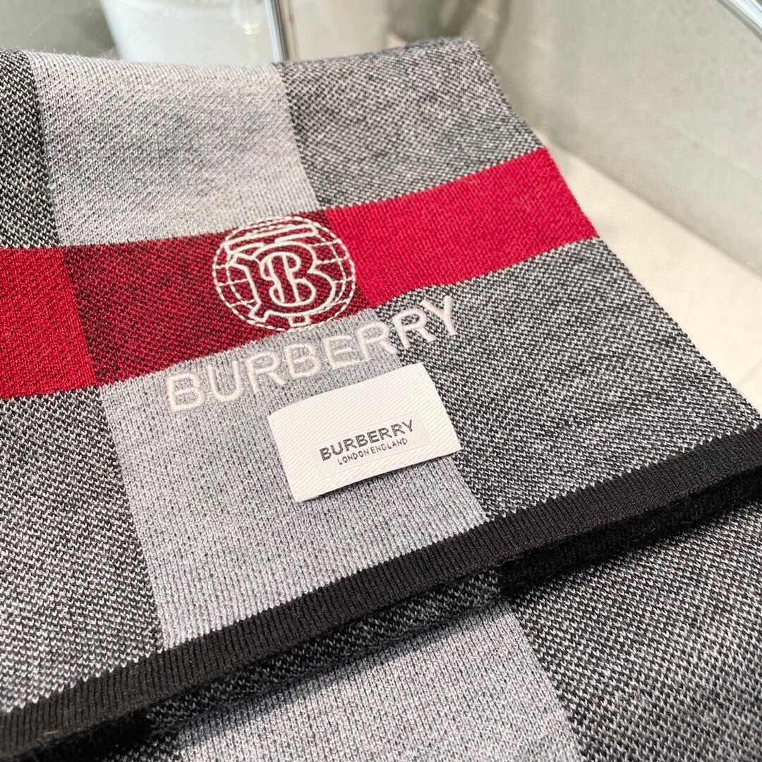 Burberry巴宝莉经典战马100%进口针织羊绒围巾