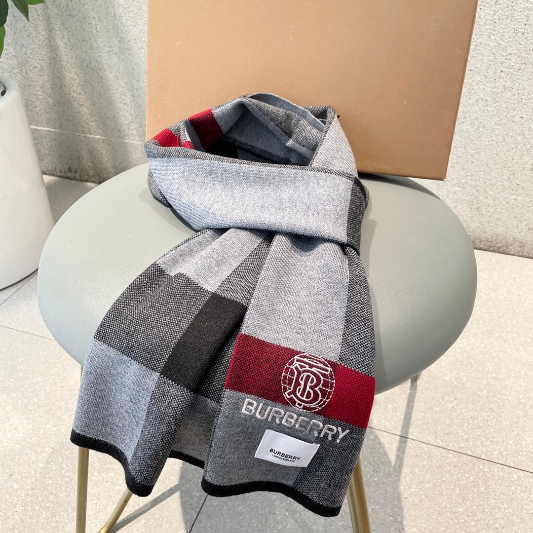 Burberry巴宝莉经典战马100%进口针织羊绒围巾