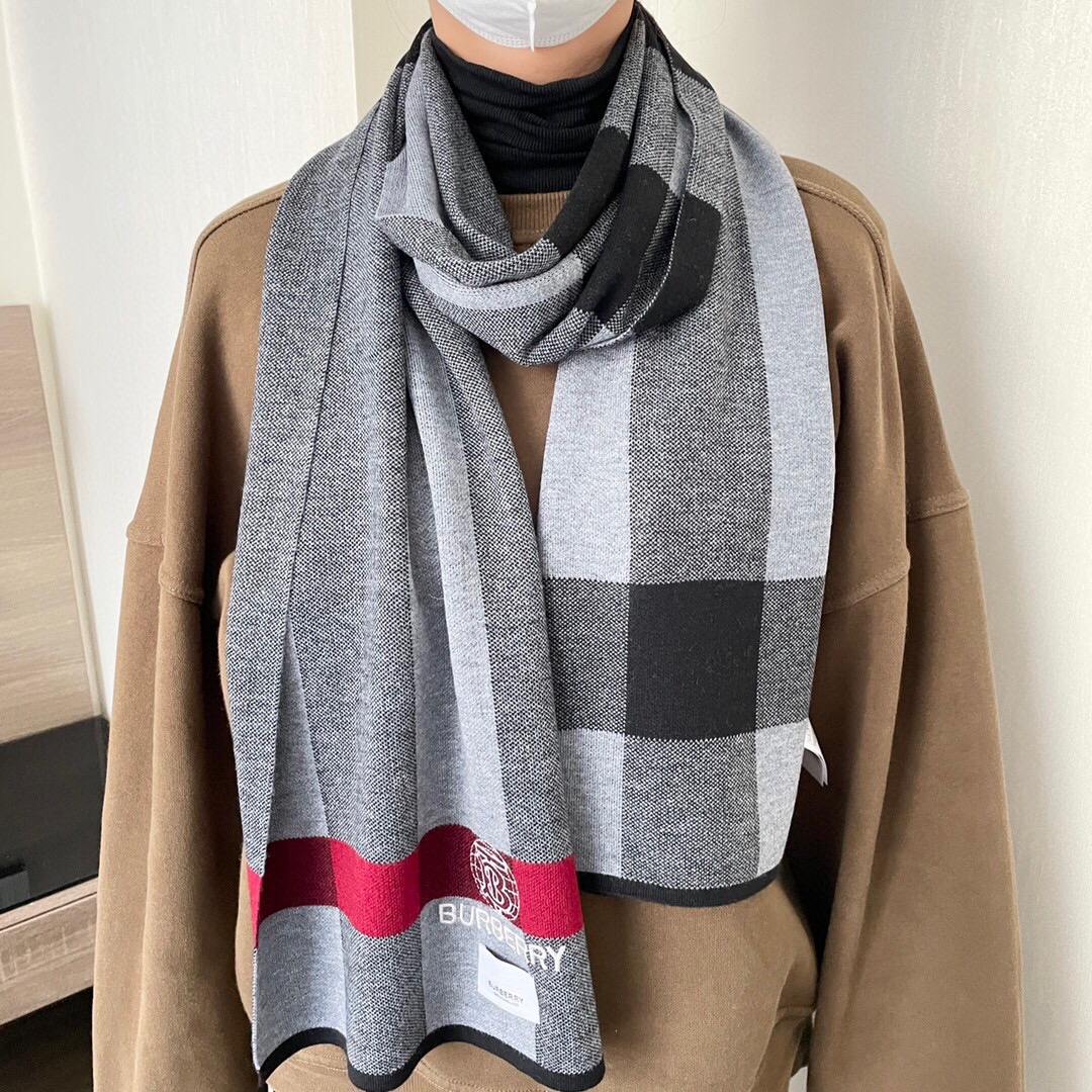 Burberry巴宝莉经典战马100%进口针织羊绒围巾