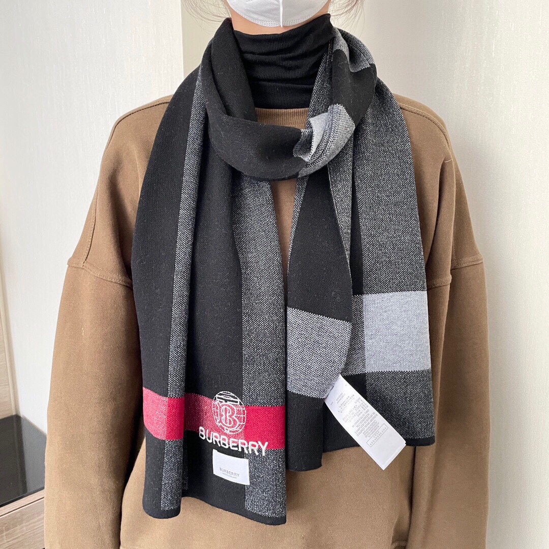 Burberry巴宝莉经典战马100%进口针织羊绒围巾