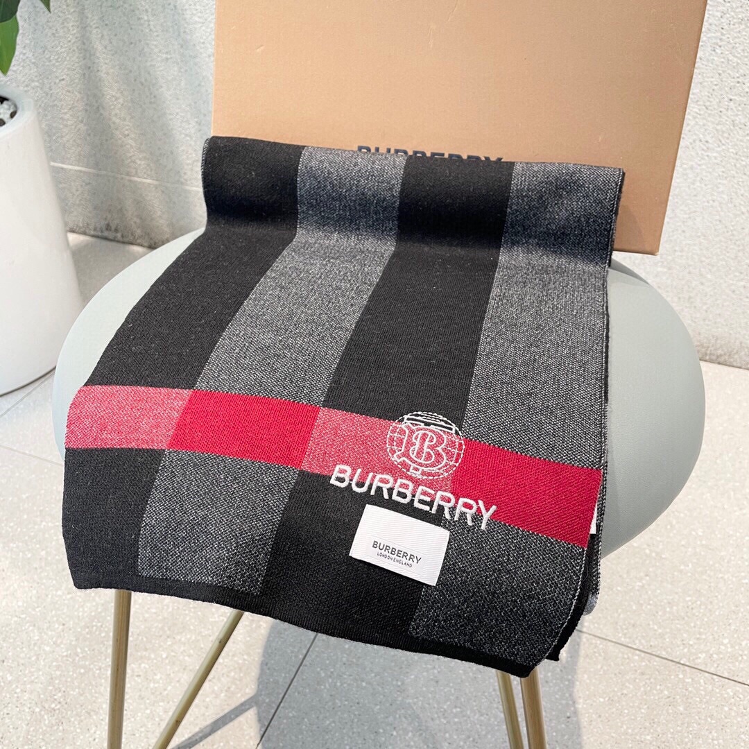 Burberry巴宝莉经典战马100%进口针织羊绒围巾
