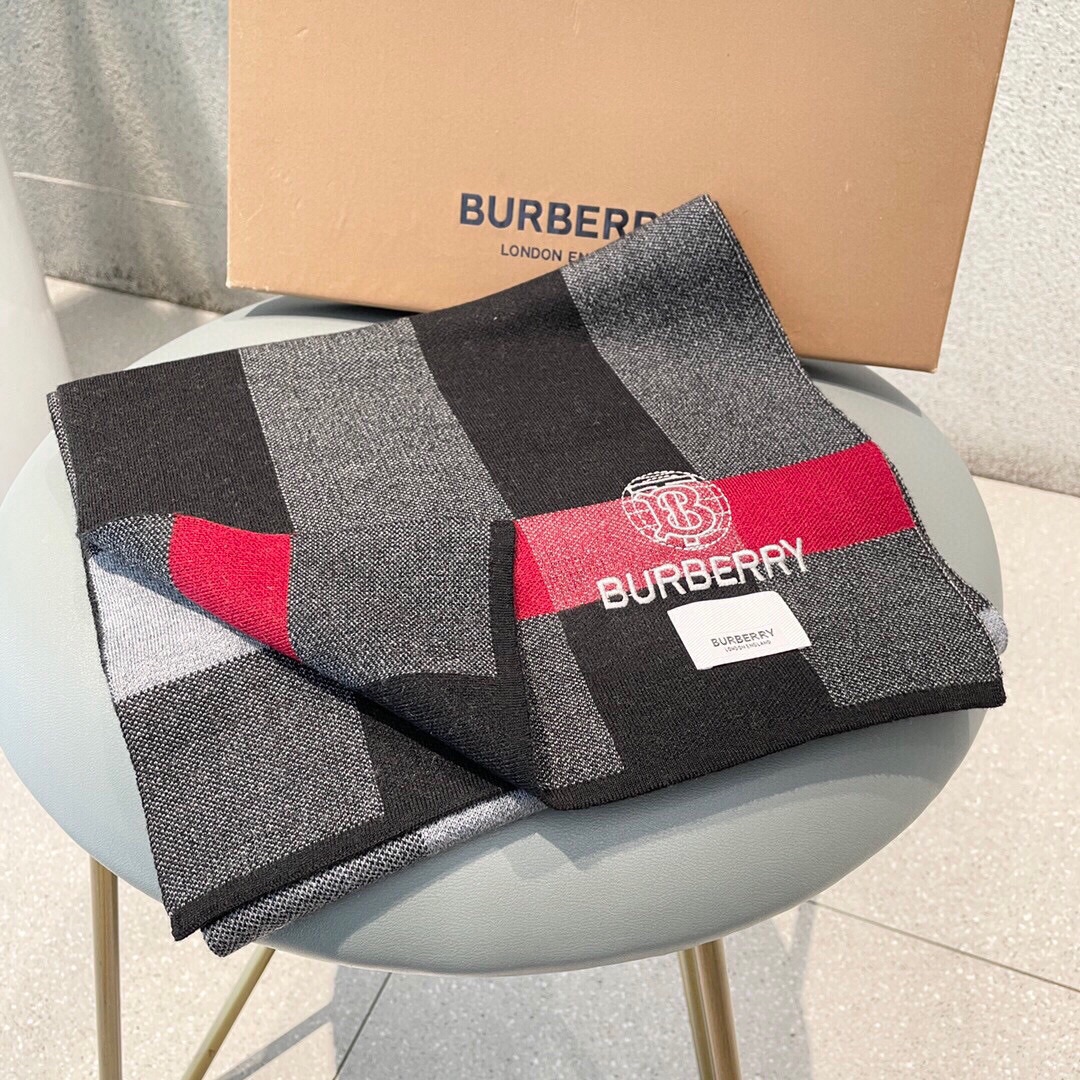 Burberry巴宝莉经典战马100%进口针织羊绒围巾