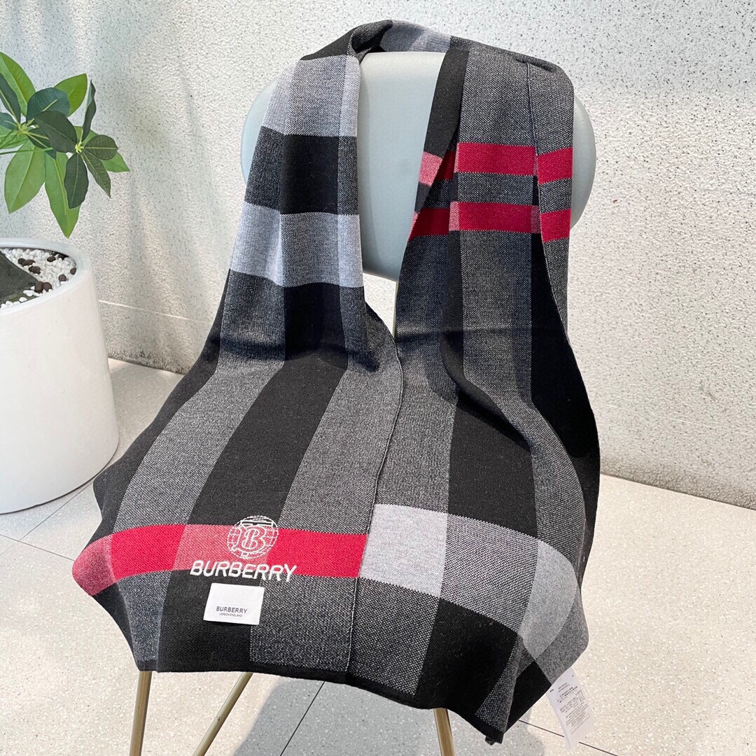 Burberry巴宝莉经典战马100%进口针织羊绒围巾
