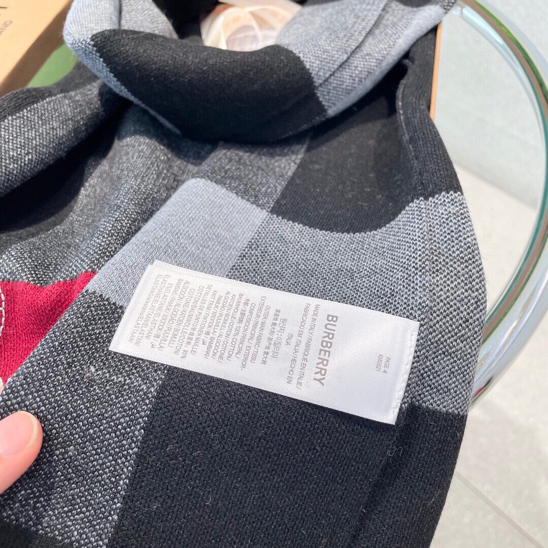 Burberry巴宝莉经典战马100%进口针织羊绒围巾
