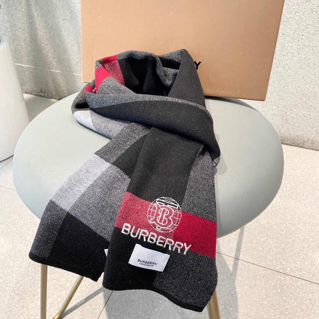 Burberry巴宝莉经典战马100%进口针织羊绒围巾