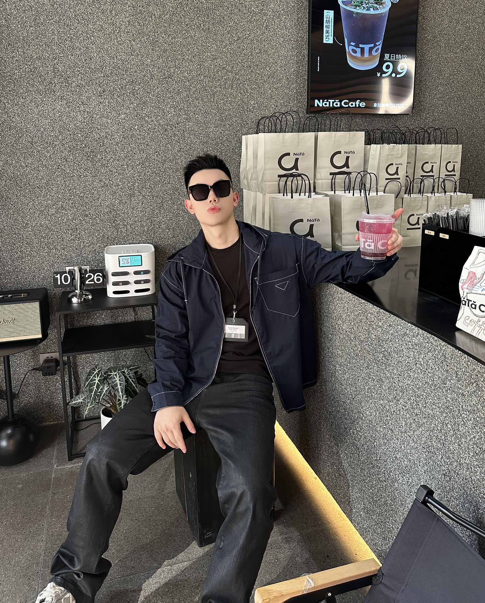 Prada 普拉达 明线拉链外套 上身效果#