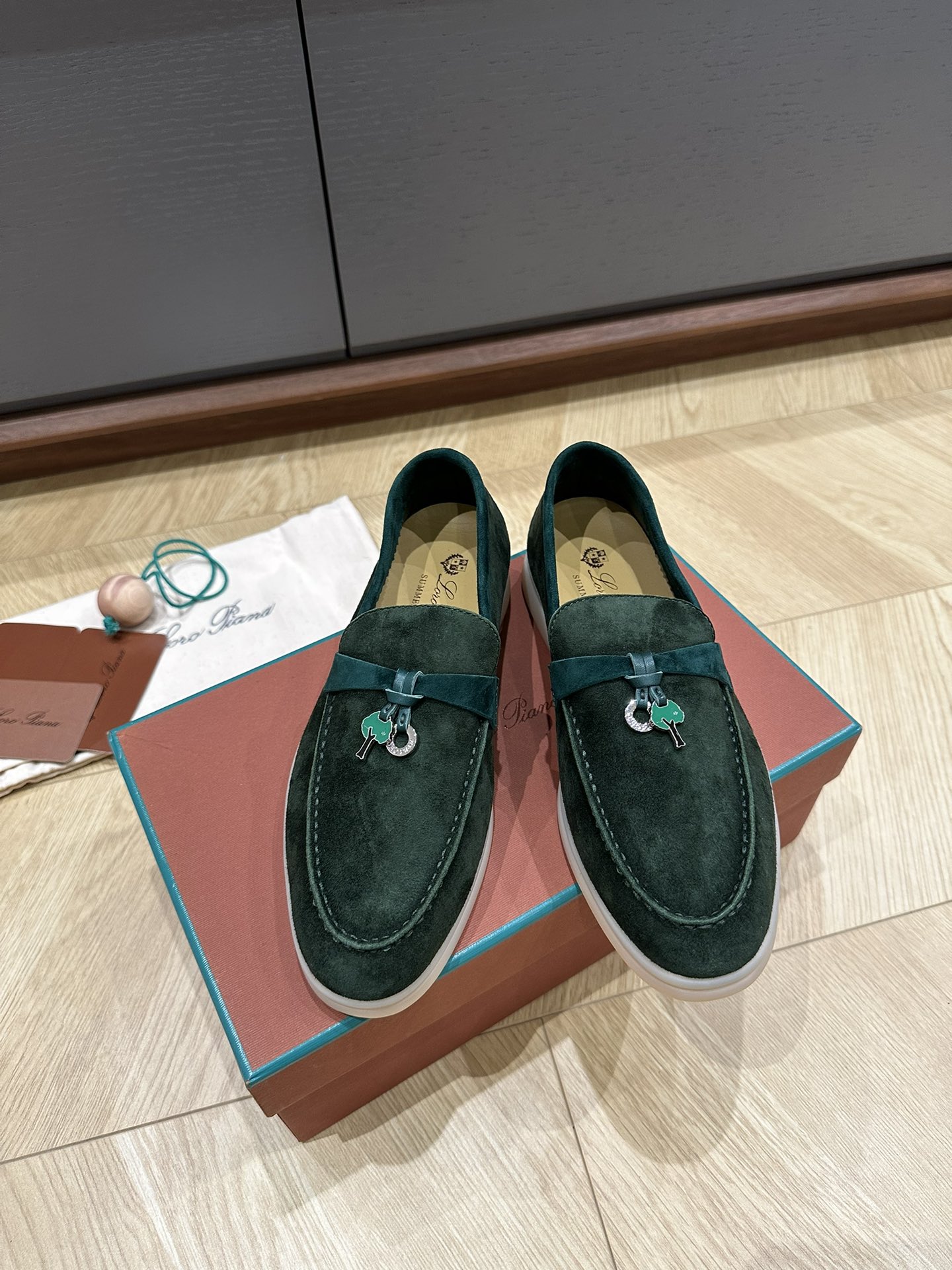 NO:262751,P women, men, LP spliced ​​women's pendant loafers, top Loro piano* new color combination // full suede // genuine leather midsole latex sole size women 35/36/37/38/39/40/41/, casual shoes/sports shoes, loro piano, loro piano, loafers, sneakers, chamois leather19860909P女 男 LP拼接款女款吊坠乐福鞋,顶Loro pian*新拼色//全麂皮//真皮中底乳胶底 size女35/36/37/38/39/40/41/,休闲鞋/运动鞋,loro piana,loro piana,loafers,sneakers,chamois leather,Women's Shoes