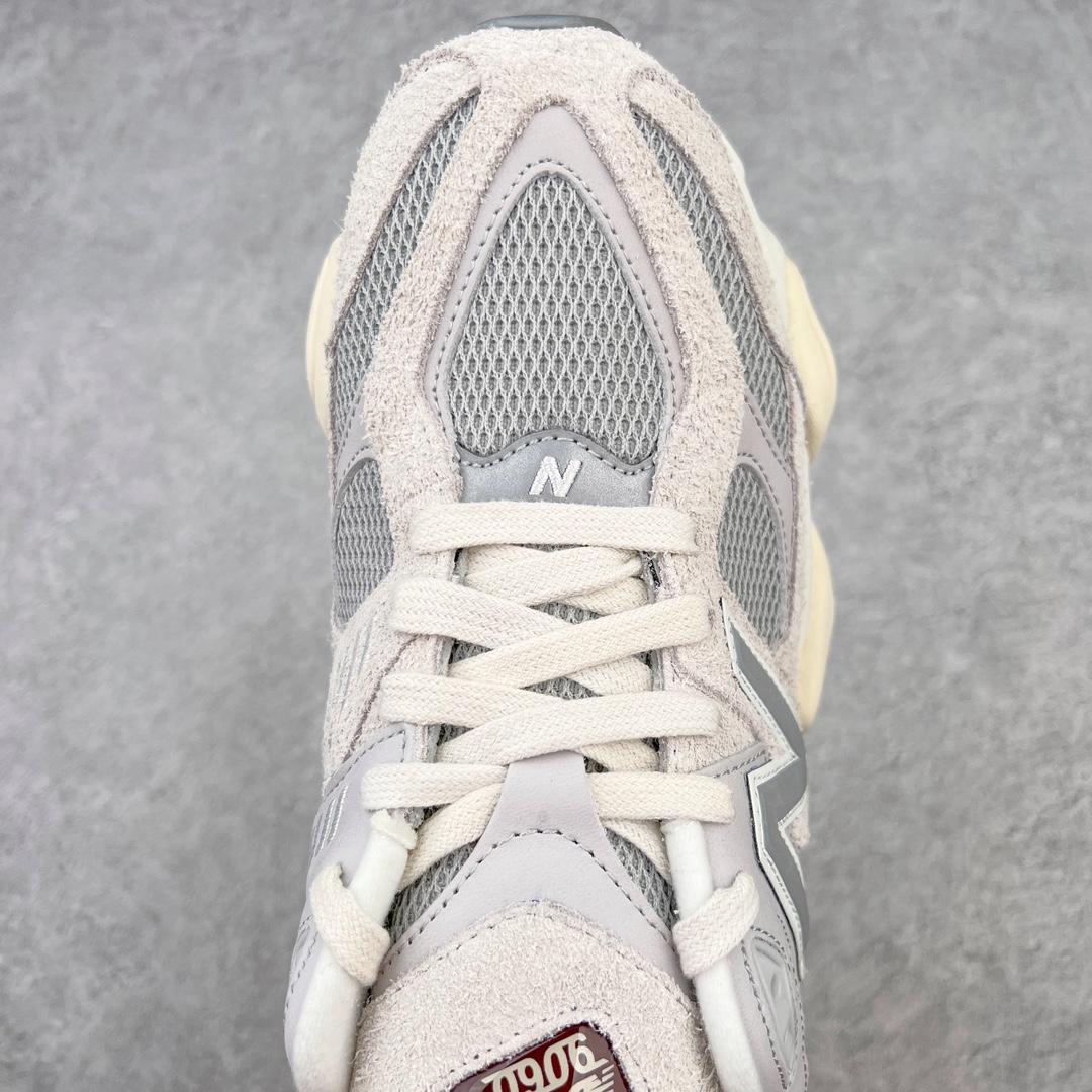 图片[4]-💰270 ＃M纯原 新百伦New Balance NB9060 灰白 U9060LNY 全套原楦原纸板原厂数据开发 进口三明治网面 原装进口翻毛皮料正确绒感卡色 正确中底拉帮中底网布细节 原厂标裁 带紫光防伪 定制后跟透明水晶模块 冲裁组合 大底贴合程度胶水上色把控完美 整洁度挑战全网艺术家 多道序QC把关品质完善 匠心打造 耗时两个月开发完成 工艺极其复杂难度可想而知 新开独立私模大底 全网唯一正确六层组合大底 高端零售专供产物 Size：36 37 37.5 38 38.5 39 40 40.5 41 42 42.5 43 44 45.5 编码：by3936040-运动鞋