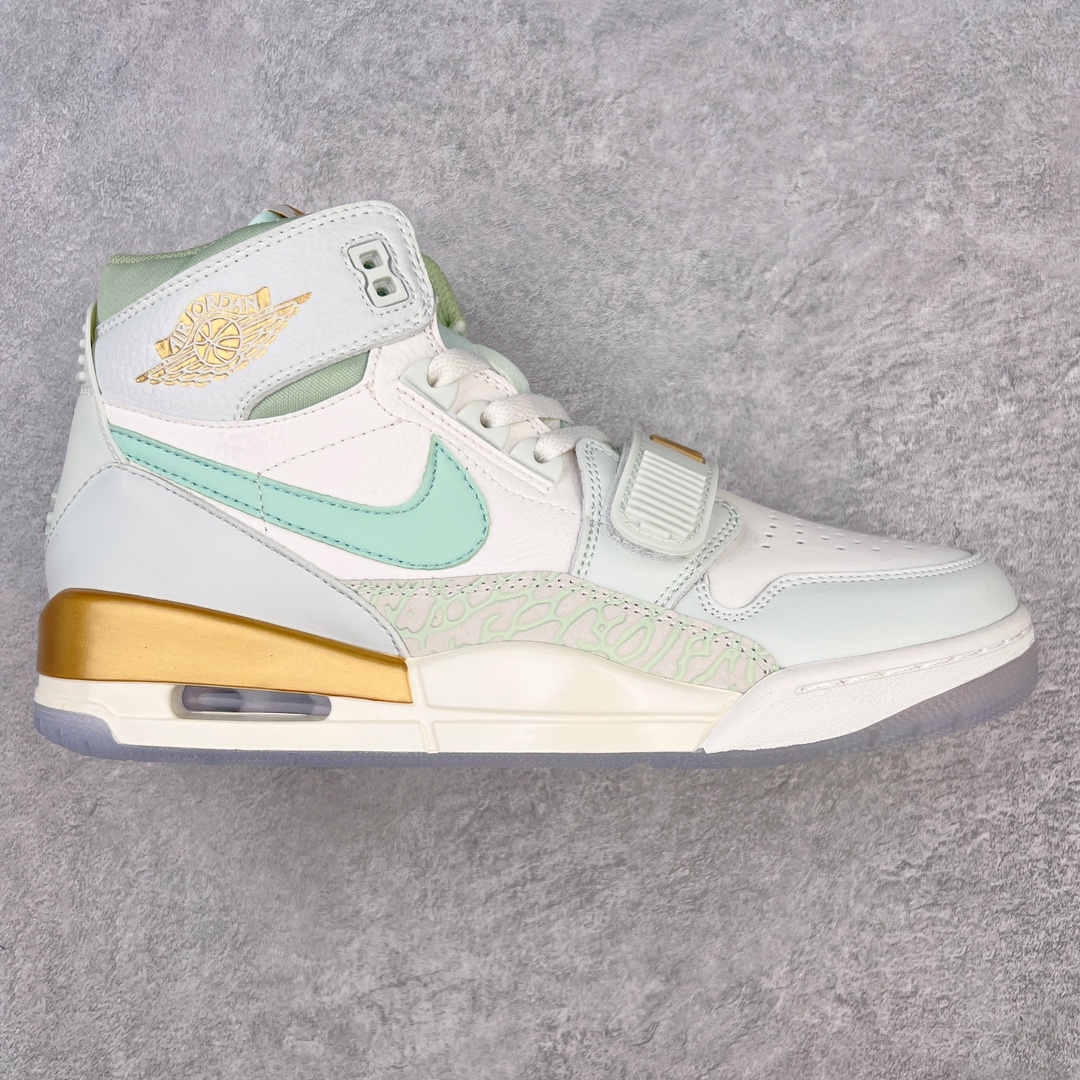 图片[2]-＃KZ神版 Air Jordan Legacy AJ312 复古篮球鞋 市场最强独一档产物 全套原纸板楦头开发 原厂大底磨具加持立体防滑纹理 原档数据后跟TPU子母扣魔术贴 原装可视Air Sole气垫 原汁原味最完美的312代版型 唯一正确鞋头趴度弧度高度鞋身腰线 进口港宝加持 后跟自然饱满 全鞋荧光划线卡点 追求极致完美 每一双都是工艺品 多重QC质检 超越公司货的品控标准 实实在在的免检产品 鞋身采用了皮革材质打造 横跨鞋面的魔术贴十分吸睛 侧面的Swoosh Logo的一部分被鞋面遮挡了一部分 颇具玩味 魔术贴上标有NK标识 而鞋舌上是Jordan的经典红色飞翼Logo 后跟和鞋底均采用了AJ3的设计 后跟上同样也使用了经典的爆裂纹图案 尺码：36 36.5 37.5 38 38.5 39 40 40.5 41 42 42.5 43 44 44.5 45 46 47.5-选品中心