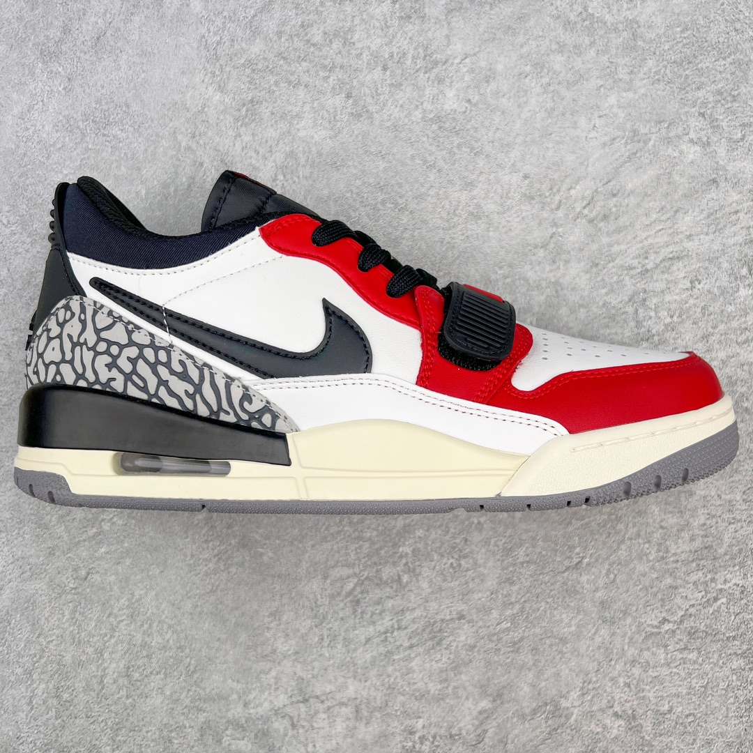 图片[2]-＃KZ神版 Air Jordan Legacy AJ312 复古篮球鞋 市场最强独一档产物 全套原纸板楦头开发 原厂大底磨具加持立体防滑纹理 原档数据后跟TPU子母扣魔术贴 原装可视Air Sole气垫 原汁原味最完美的312代版型 唯一正确鞋头趴度弧度高度鞋身腰线 进口港宝加持 后跟自然饱满 全鞋荧光划线卡点 追求极致完美 每一双都是工艺品 多重QC质检 超越公司货的品控标准 实实在在的免检产品 鞋身采用了皮革材质打造 横跨鞋面的魔术贴十分吸睛 侧面的Swoosh Logo的一部分被鞋面遮挡了一部分 颇具玩味 魔术贴上标有NK标识 而鞋舌上是Jordan的经典红色飞翼Logo 后跟和鞋底均采用了AJ3的设计 后跟上同样也使用了经典的爆裂纹图案 尺码：36 36.5 37.5 38 38.5 39 40 40.5 41 42 42.5 43 44 44.5 45 46 47.5-选品中心