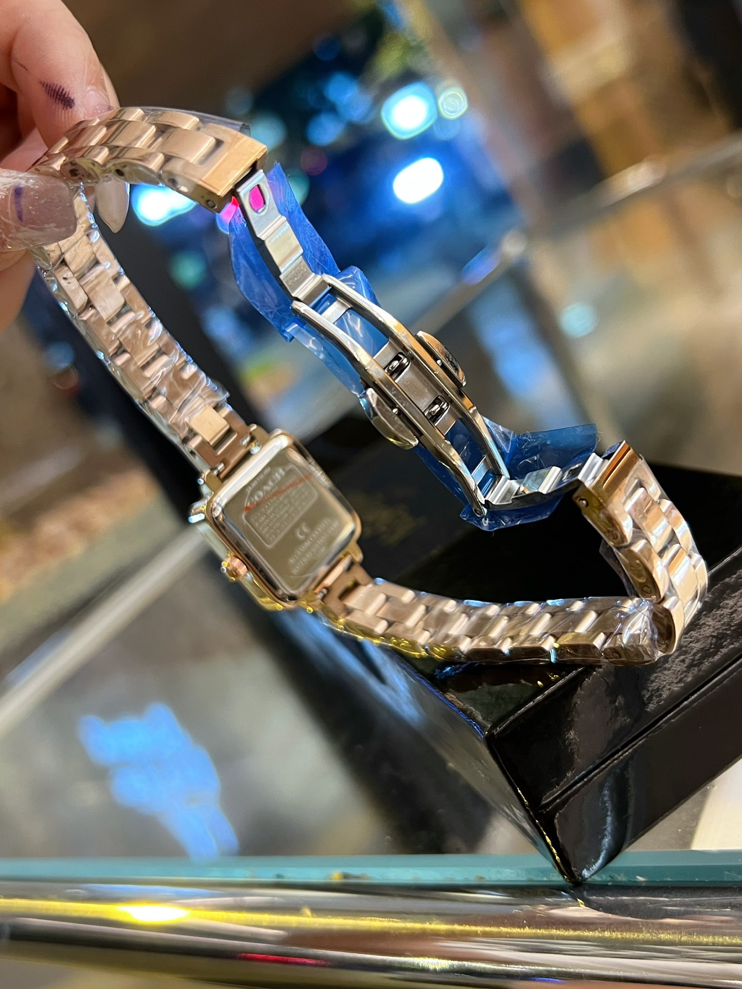 CASS-series Tea Rose Watch: Elegant Design with Stone Core, Gold Plating, and Waterproof Features. - 图片 4