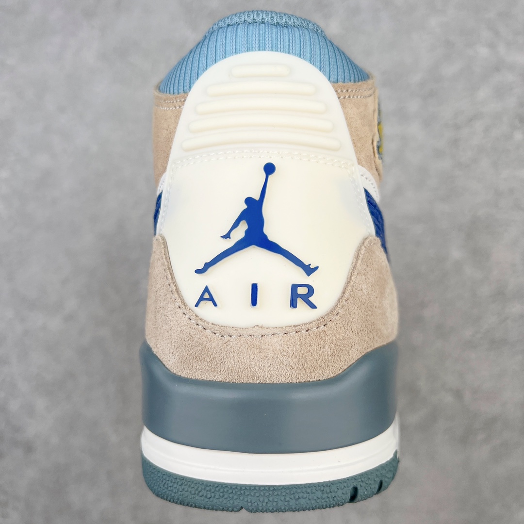 图片[8]-💰220 ＃KZ神版 Air Jordan Legacy AJ312 High 高帮复古篮球鞋 米白蓝 DQ5347-141 市场最强独一档产物 全套原纸板楦头开发 原厂大底磨具加持立体防滑纹理 原档数据后跟TPU子母扣魔术贴 原装可视Air Sole气垫 原汁原味最完美的312代版型 唯一正确鞋头趴度弧度高度鞋身腰线 进口港宝加持 后跟自然饱满 全鞋荧光划线卡点 追求极致完美 每一双都是工艺品 多重QC质检 超越公司货的品控标准 实实在在的免检产品 鞋身采用了皮革材质打造 横跨鞋面的魔术贴十分吸睛 侧面的Swoosh Logo的一部分被鞋面遮挡了一部分 颇具玩味 魔术贴上标有NK标识 而鞋舌上是Jordan的经典红色飞翼Logo 后跟和鞋底均采用了AJ3的设计 后跟上同样也使用了经典的爆裂纹图案 SIZE：36 36.5 37.5 38 38.5 39 40 40.5 41 42 42.5 43 44 44.5 45 46 47.5 编码：by2936090-运动鞋