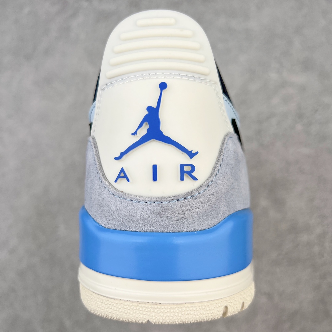 图片[8]-💰220 ＃KZ神版 Air Jordan Legacy AJ312 Low 低帮复古篮球鞋 淡蓝 CD7069-400 市场最强独一档产物 全套原纸板楦头开发 原厂大底磨具加持立体防滑纹理 原档数据后跟TPU子母扣魔术贴 原装可视Air Sole气垫 原汁原味最完美的312代版型 唯一正确鞋头趴度弧度高度鞋身腰线 进口港宝加持 后跟自然饱满 全鞋荧光划线卡点 追求极致完美 每一双都是工艺品 多重QC质检 超越公司货的品控标准 实实在在的免检产品 鞋身采用了皮革材质打造 横跨鞋面的魔术贴十分吸睛 侧面的Swoosh Logo的一部分被鞋面遮挡了一部分 颇具玩味 魔术贴上标有NK标识 而鞋舌上是Jordan的经典红色飞翼Logo 后跟和鞋底均采用了AJ3的设计 后跟上同样也使用了经典的爆裂纹图案 SIZE：36 36.5 37.5 38 38.5 39 40 40.5 41 42 42.5 43 44 44.5 45 46 47.5 编码：by2936090-运动鞋