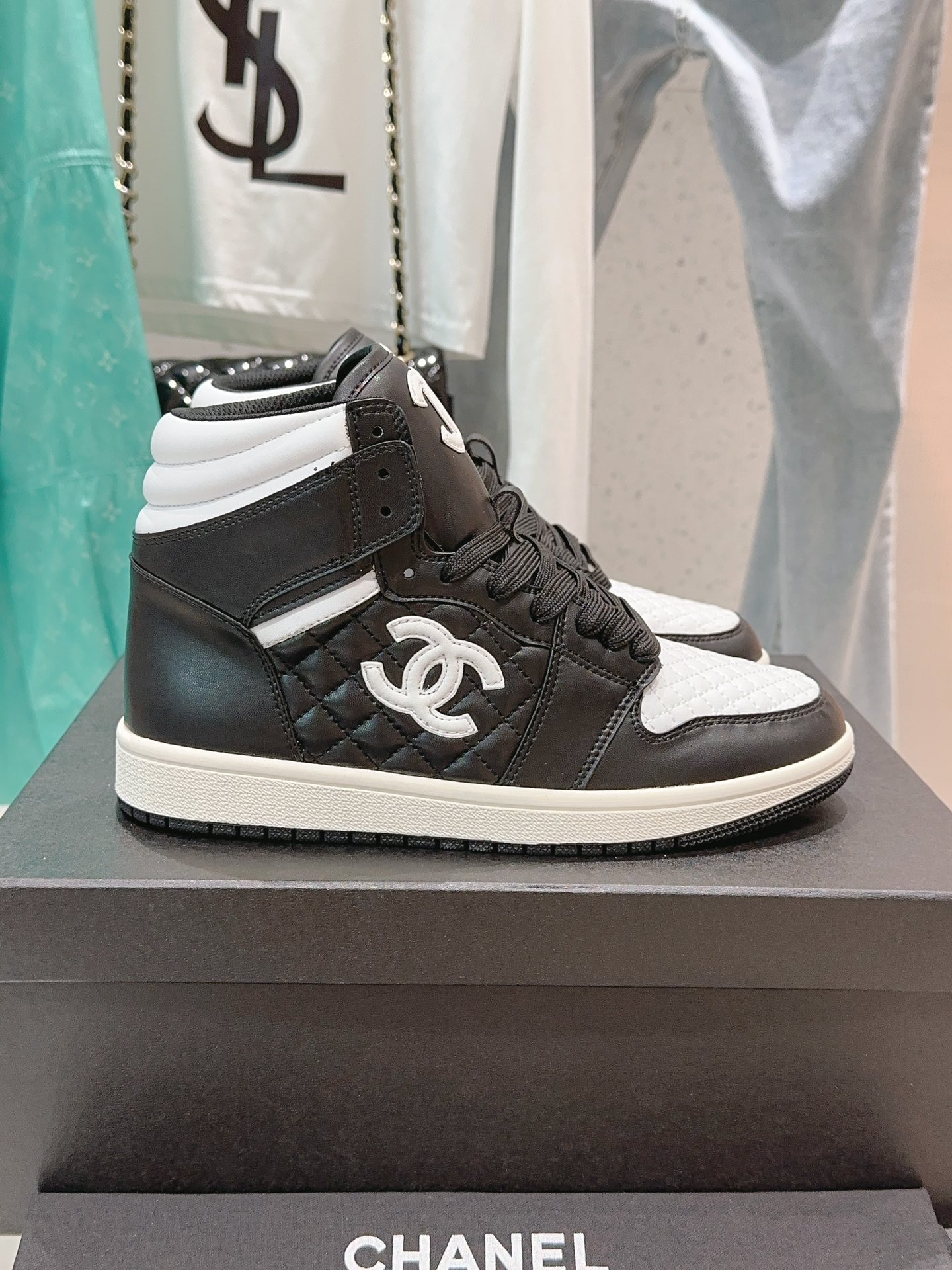 NO:544717,The latest joint cooperation model, top quality joint model, new autumn and winter sports shoes must-have for trendy people!  - MATERIAL Material - Customized cowhide fabric/color combination Customized breathable mesh lining Original private mold injection molding pad Exclusive original open mold two-color outsole size women's model 35-39 [40.41 custom] size men's model 39-44 [45 custom], casual shoes/sports shoes, sneakers, cowhide19860909最新联名合作款 顶级品质 联名款秋冬季新款运动鞋潮人必备单品！ - MATERIAL 材质 - 定制牛皮面料/拼色 定制透气网布内里 原版私模注塑成型垫 独家原版开模双色大底 size女款35-39 [40.41定制] size男款39-44 [45定制],休闲鞋/运动鞋,sneakers,cowhide,Women's Shoes