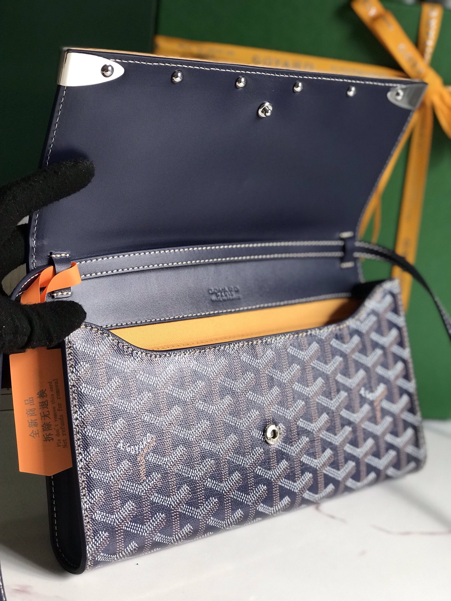 Goyard Monte Carlo Clutch with Adjustable Strap - Elegant & Functional 4 i1695222141 6314 8