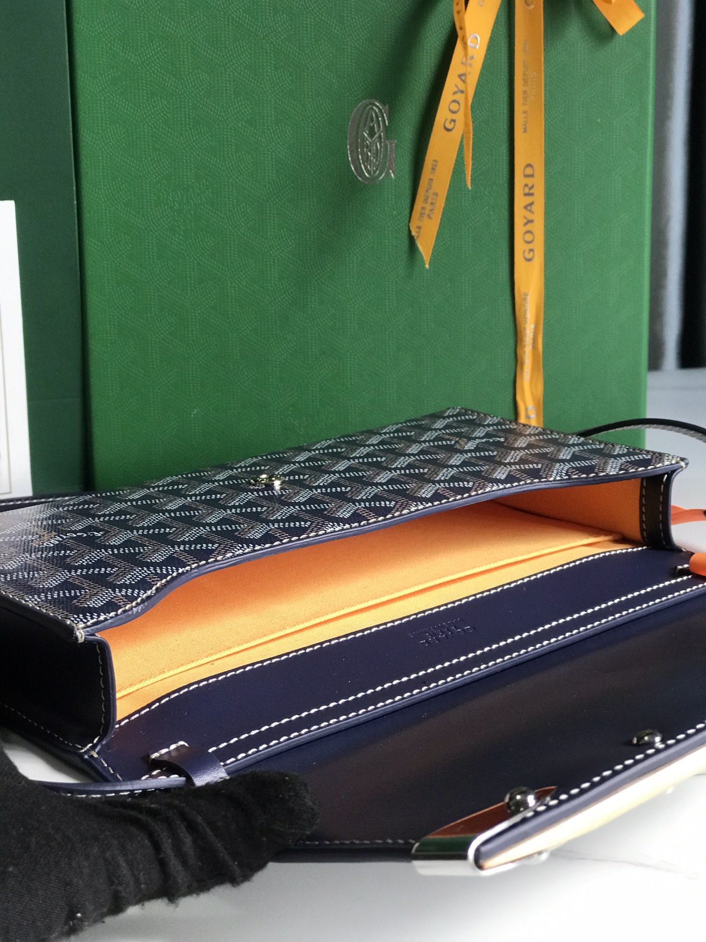 Goyard Monte Carlo Clutch with Adjustable Strap - Elegant & Functional 8 i1695222141 7923 7