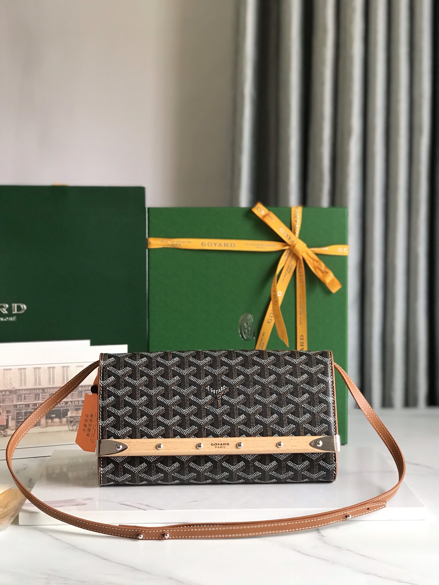 Goyard Monte-Carlo Small Clutch with Adjustable Shoulder Strap - Elegant Design 2 i1695222283 1473 8