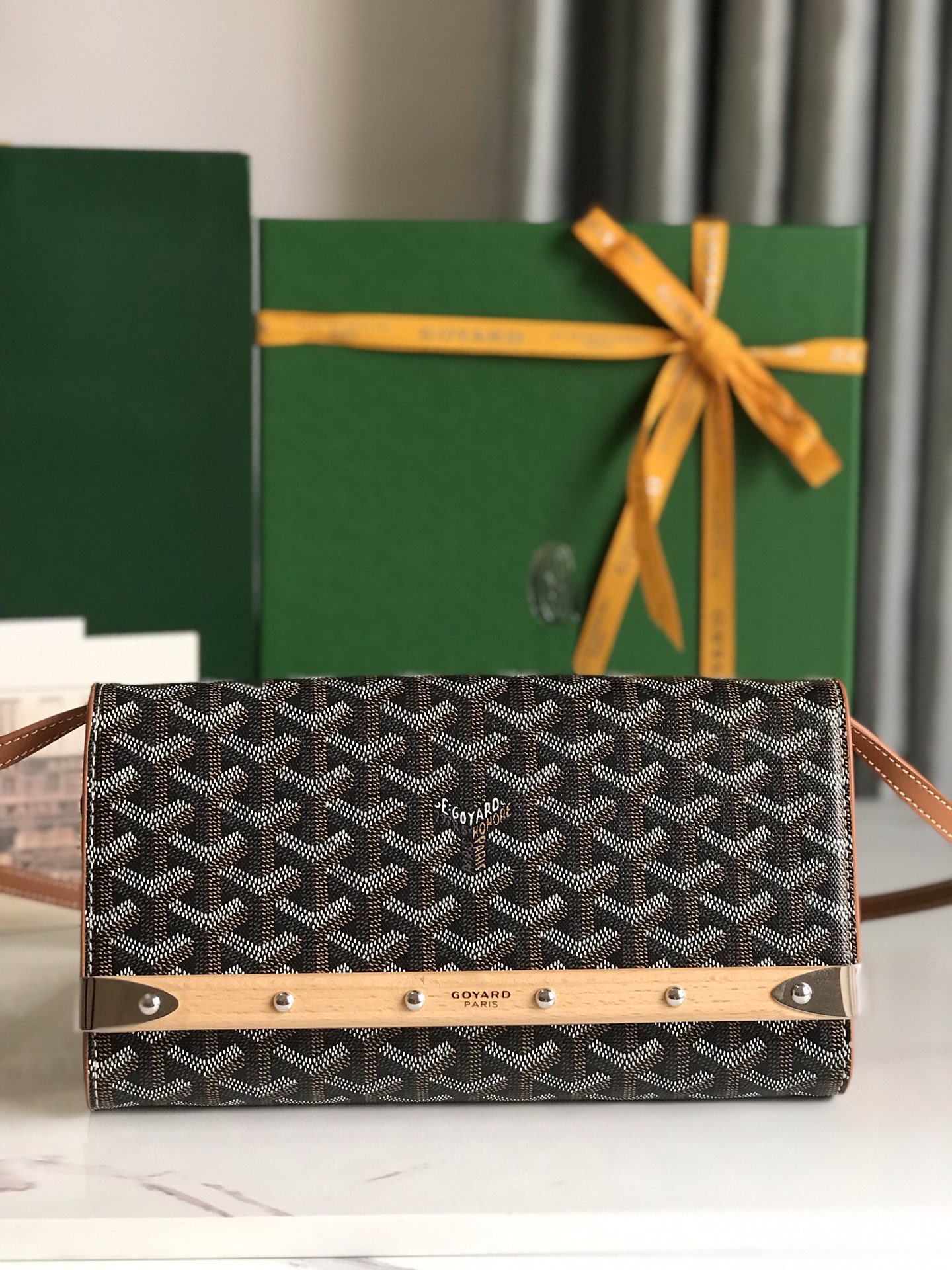 Goyard Monte-Carlo Small Clutch with Adjustable Shoulder Strap - Elegant Design 10 i1695222283 2341 0