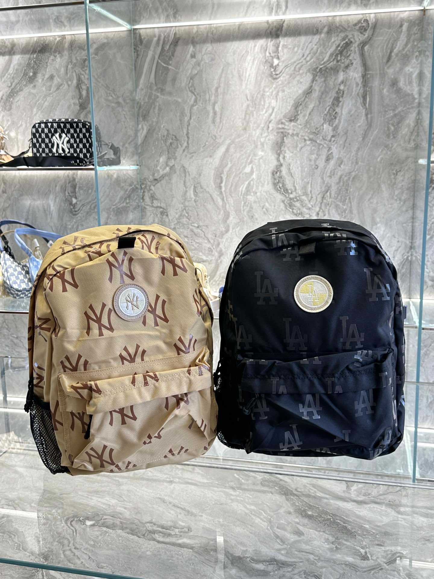 Stylish and Durable M.L.B Double Shoulder Pack with Retro Vibe – 42*29*14 Dimensions - 图片 1