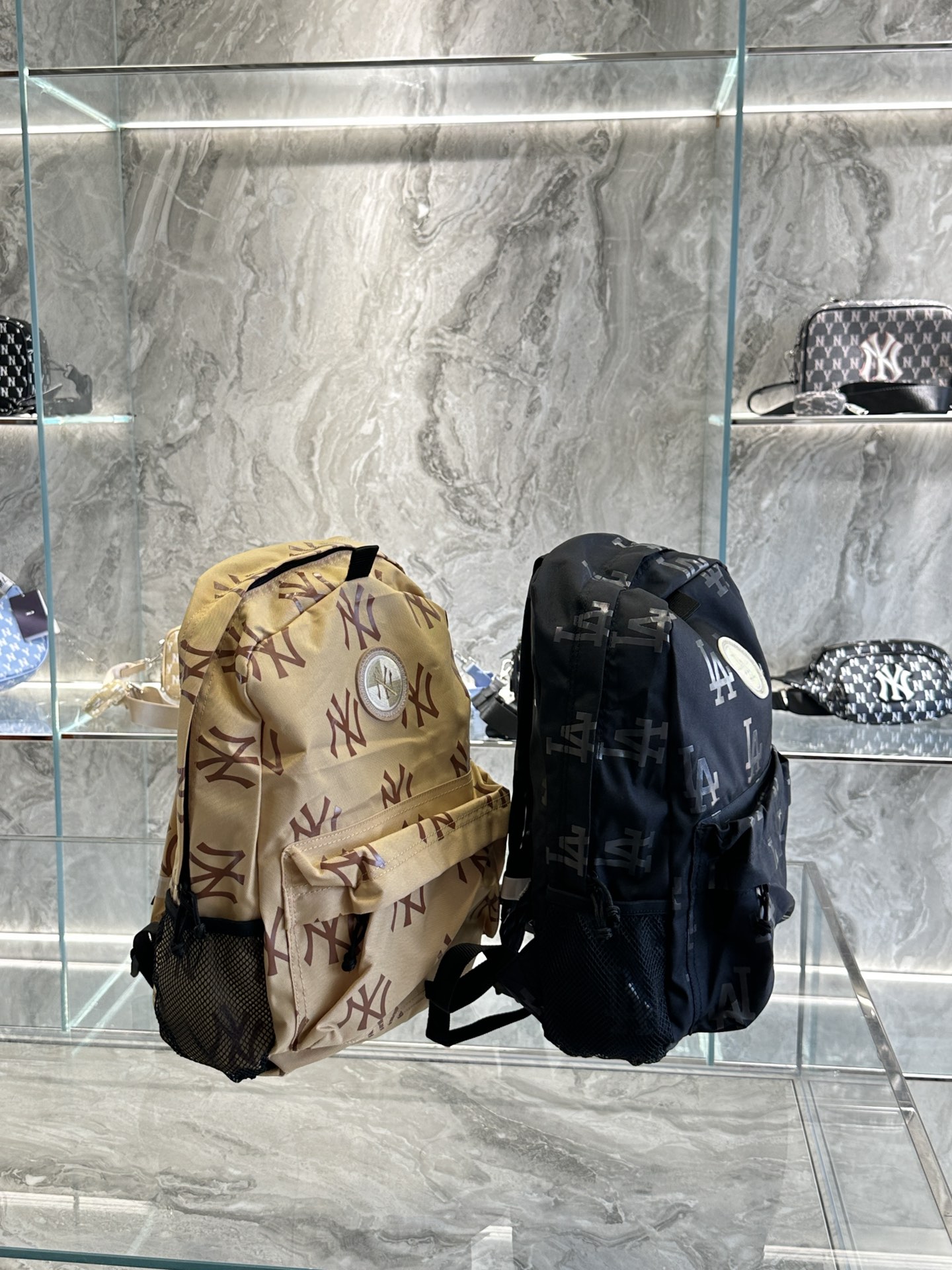 Stylish and Durable M.L.B Double Shoulder Pack with Retro Vibe – 42*29*14 Dimensions - 图片 7
