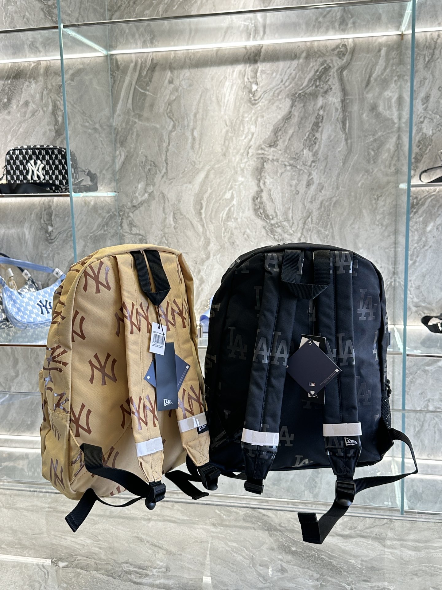 Stylish and Durable M.L.B Double Shoulder Pack with Retro Vibe – 42*29*14 Dimensions - 图片 5