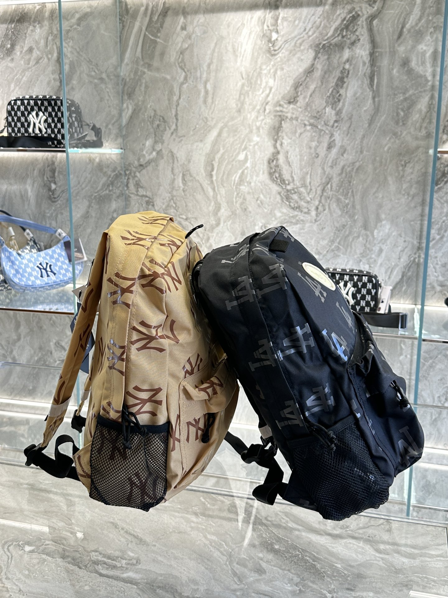 Stylish and Durable M.L.B Double Shoulder Pack with Retro Vibe – 42*29*14 Dimensions - 图片 4