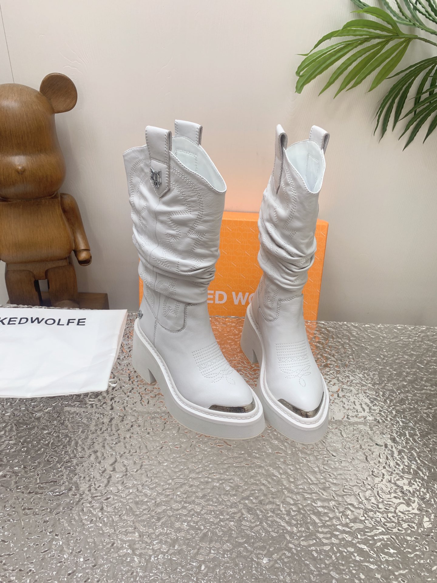 Nakedwolfe Ned Wolf Boots: Luxurious Design with Bold Front-Guarded Shoe Track - 图片 2