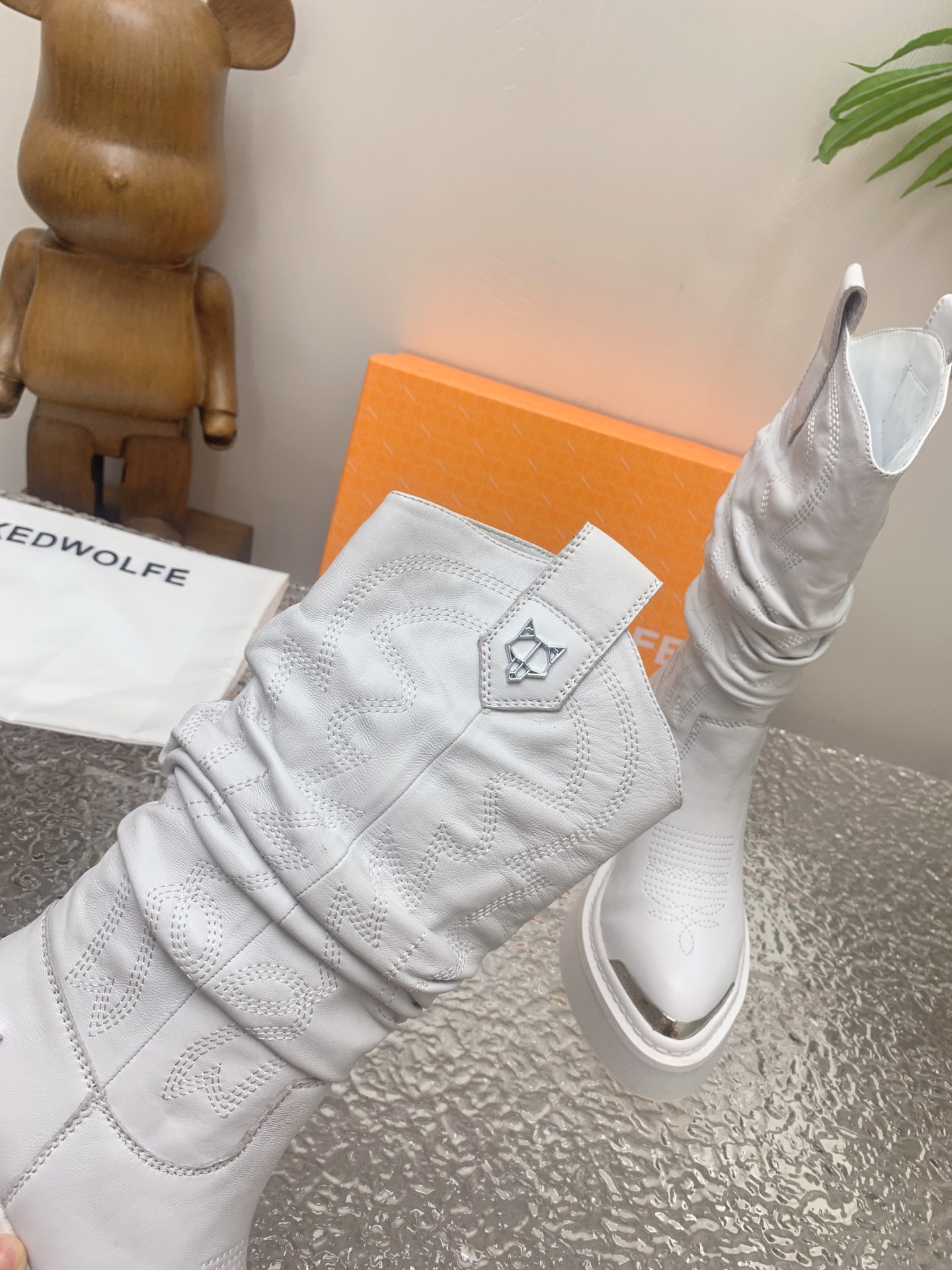 Nakedwolfe Ned Wolf Boots: Luxurious Design with Bold Front-Guarded Shoe Track - 图片 3