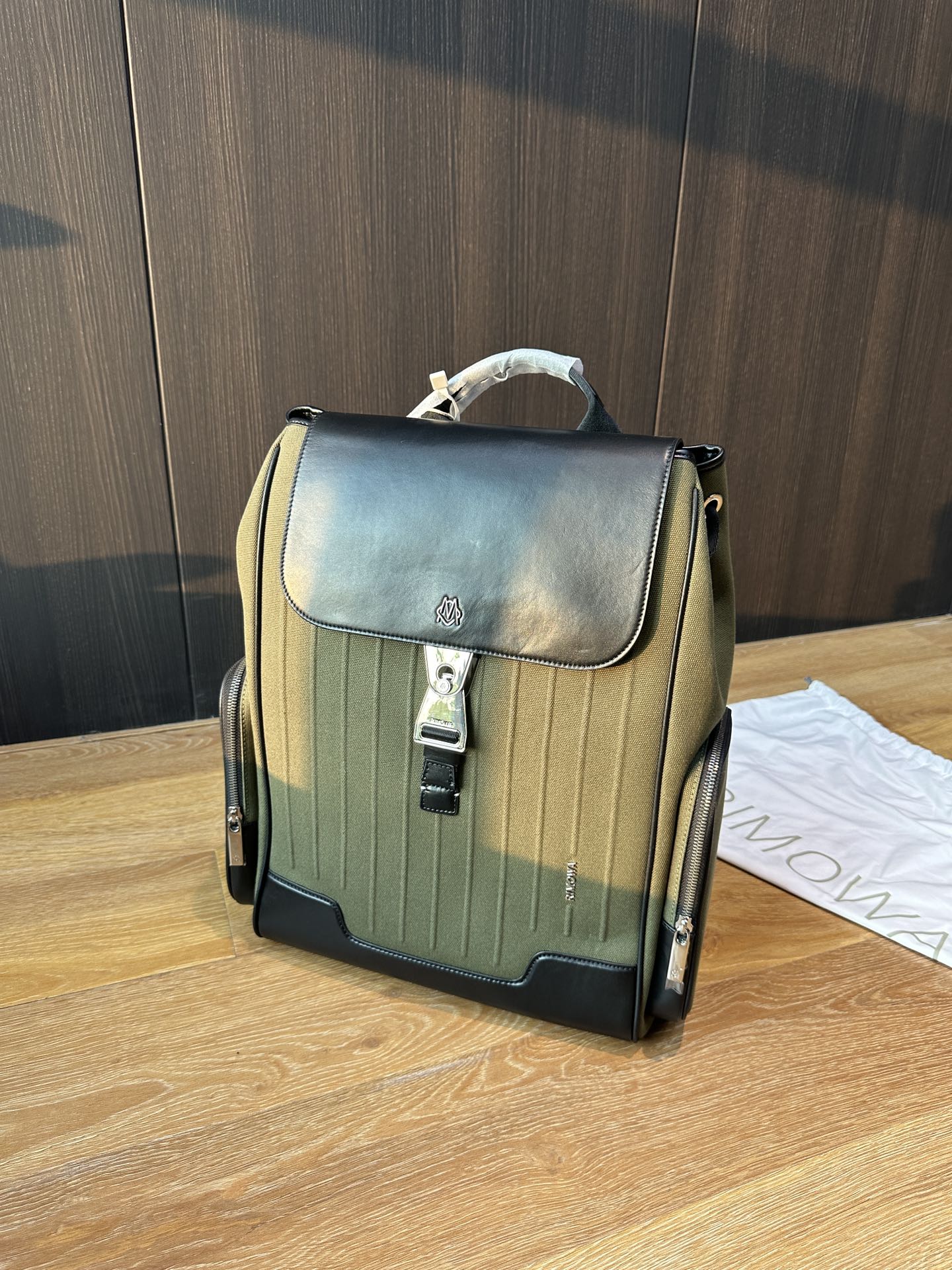 NO:270098,Green ~ the entire packaging and material workmanship are impeccable,19860909绿色～整个包形、材料做工无可挑剔,,luggage