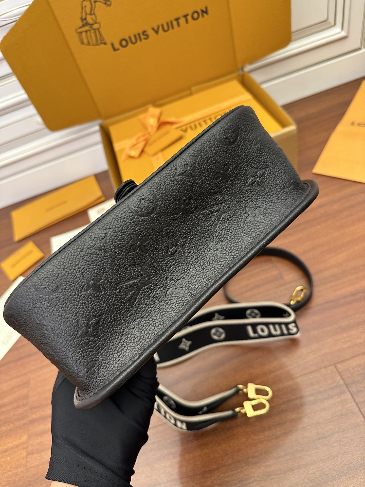 独家首发型号特正版M46386品质全面再次升级专柜同步电子芯片内码新礼盒礼品袋保护纸铜版电子标签合格证皮