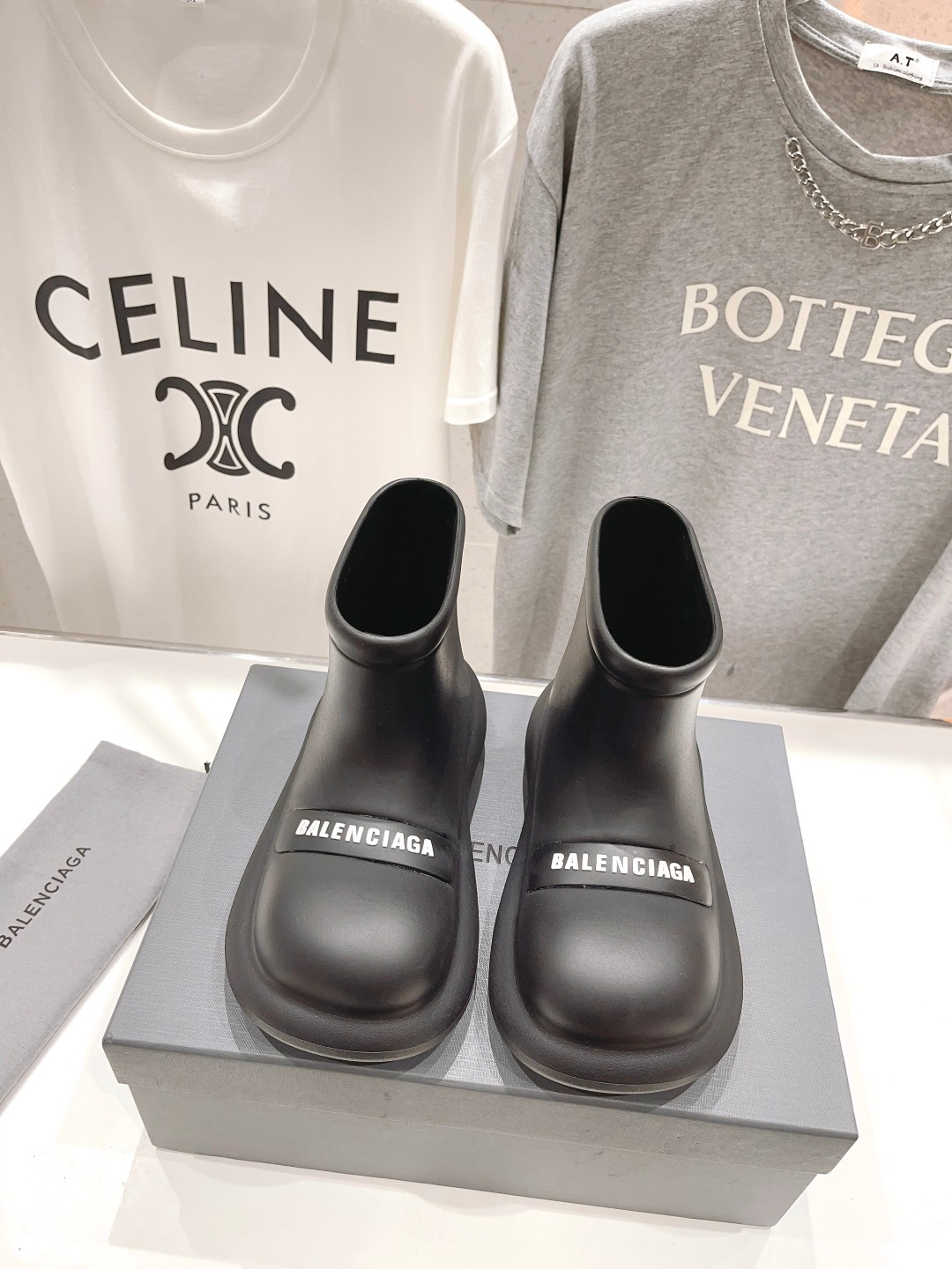 La versión alta se envía de fábrica. Balenciag* Trooper 23ss Balenciaga 23 lindas botas de lluvia con punta redonda de …