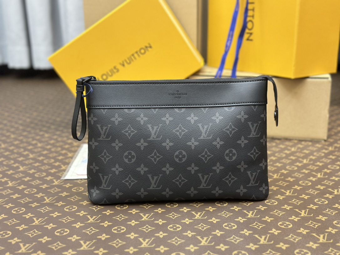 Monogram / Embossed Clutch Pouch Collection - Pochette Voyage Souple - Bag