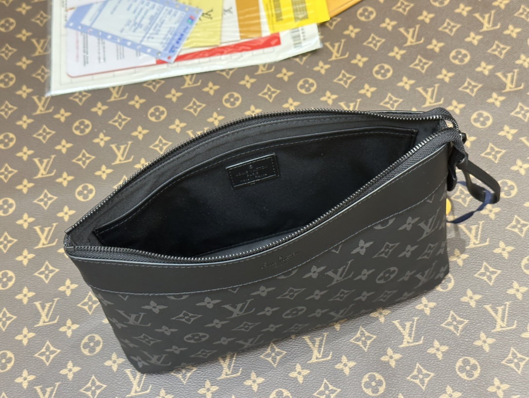 Monogram / Embossed Clutch Pouch Collection - Pochette Voyage Souple - Bag 8