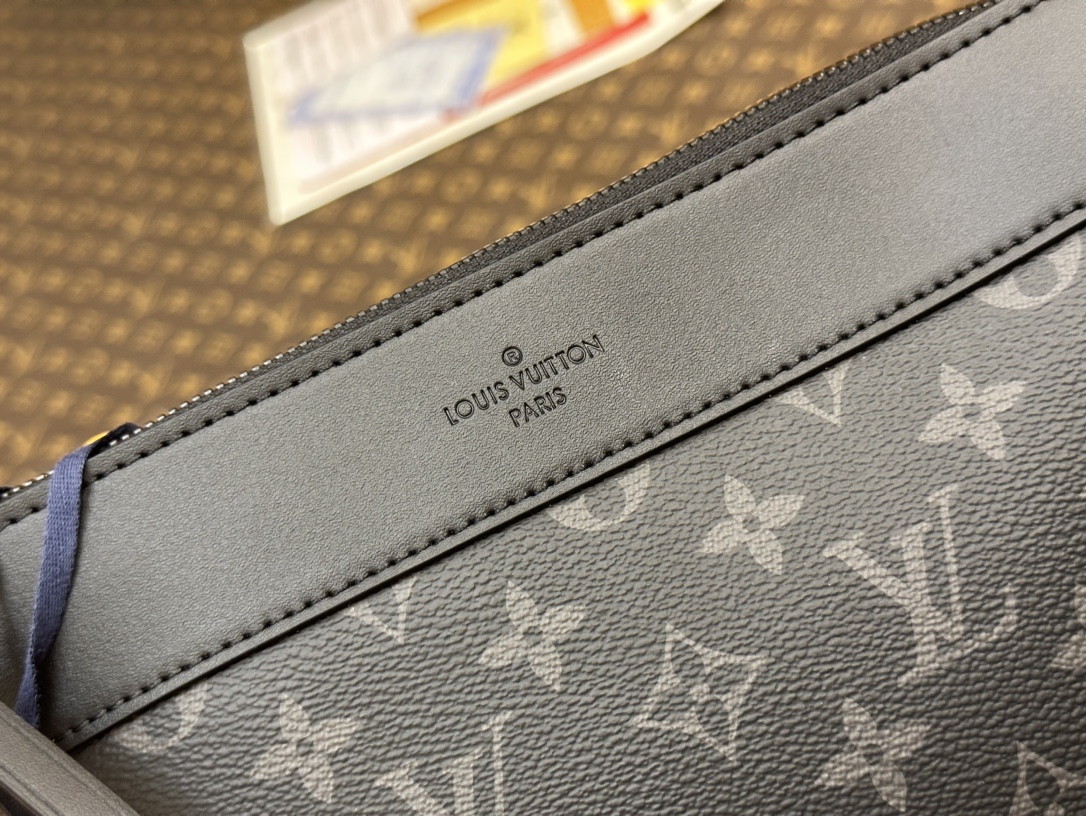 Monogram / Embossed Clutch Pouch Collection - Pochette Voyage Souple - Bag 6