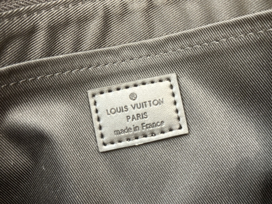 Monogram / Embossed Clutch Pouch Collection - Pochette Voyage Souple - Bag 9