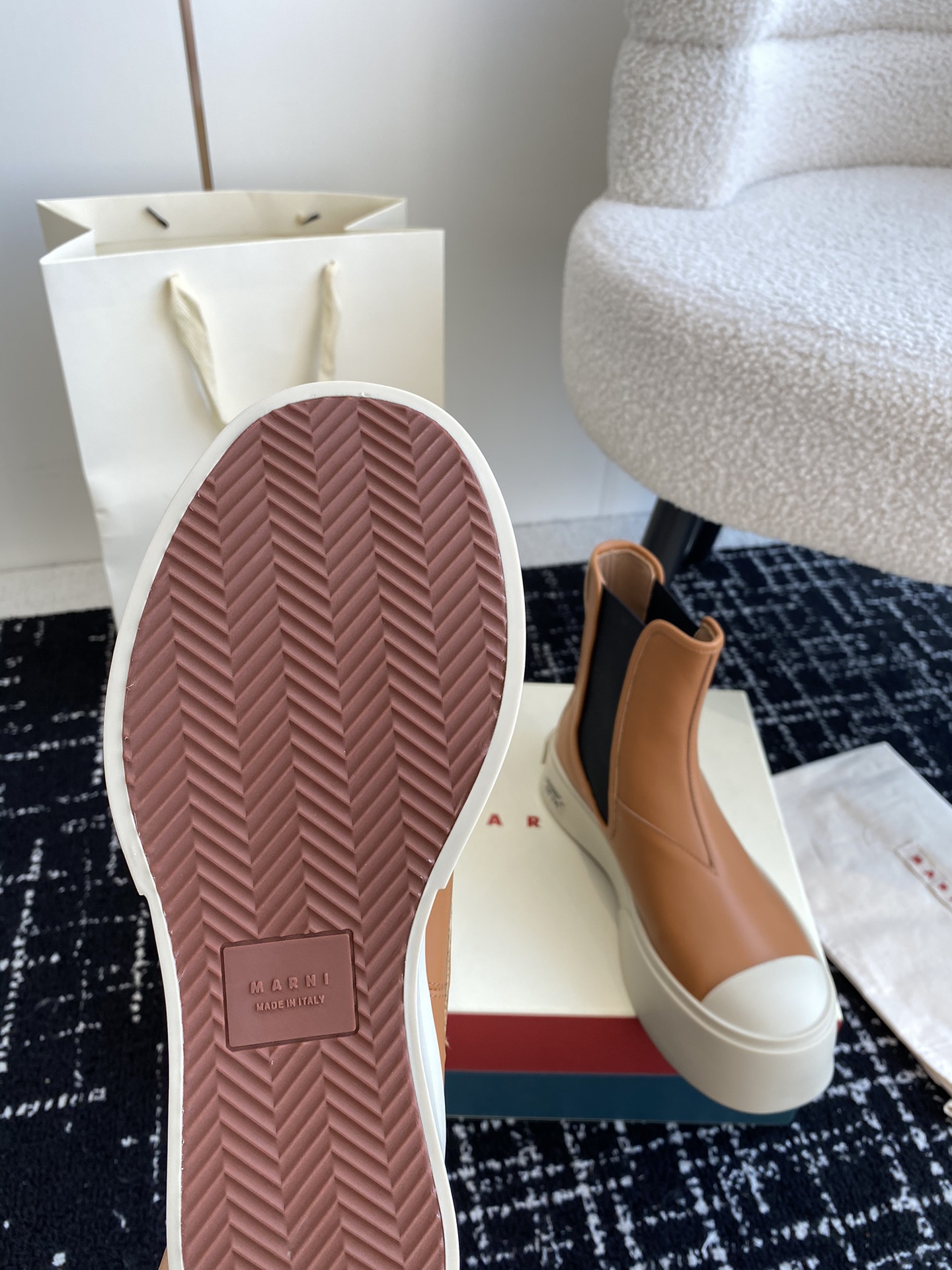 Marni Chelsea Short Boots: Elastic Tech Knit, Leather Shoe Pad, Full-Skinned Calves. - 图片 9