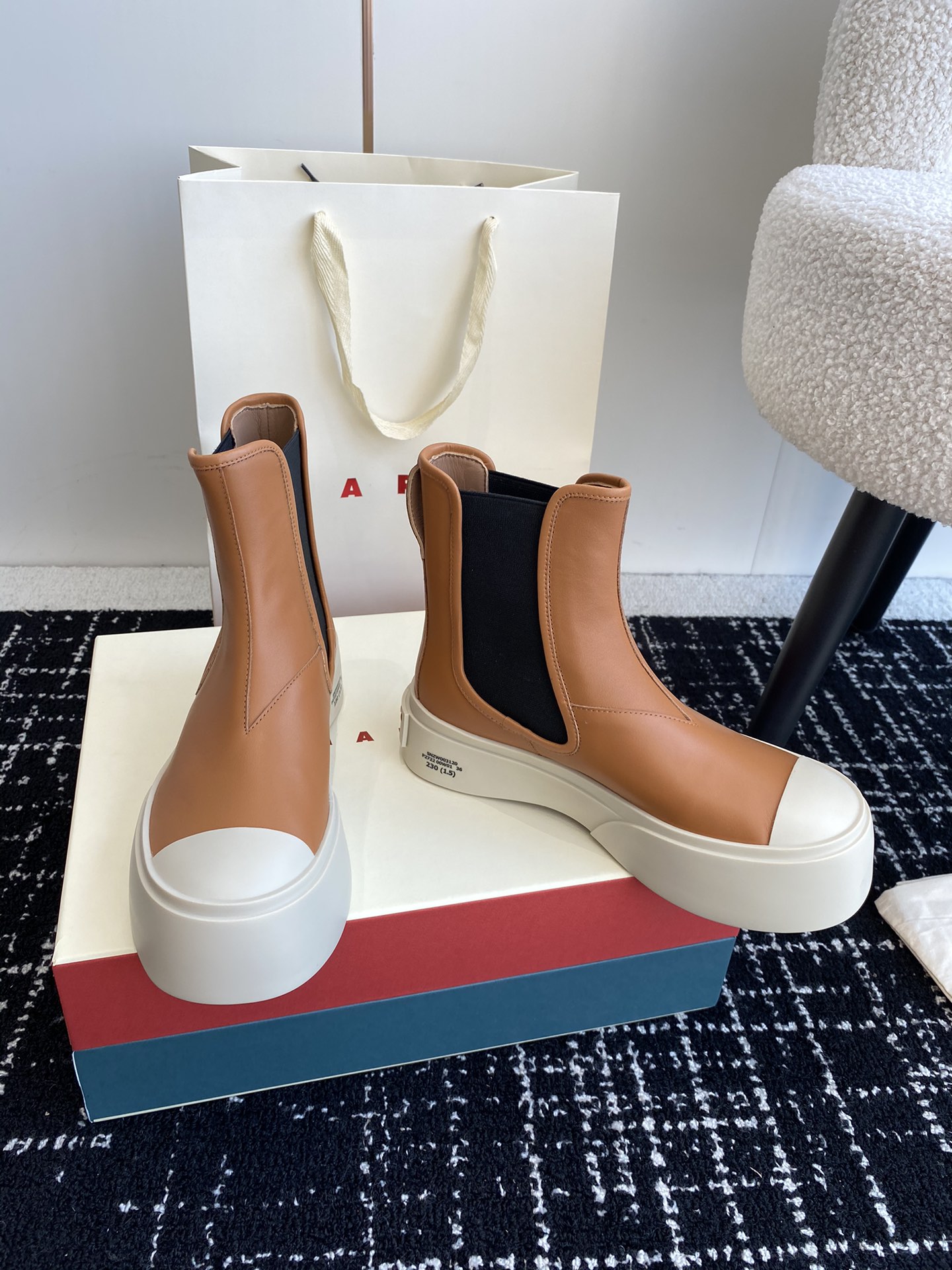 Marni Chelsea Short Boots: Elastic Tech Knit, Leather Shoe Pad, Full-Skinned Calves. - 图片 3